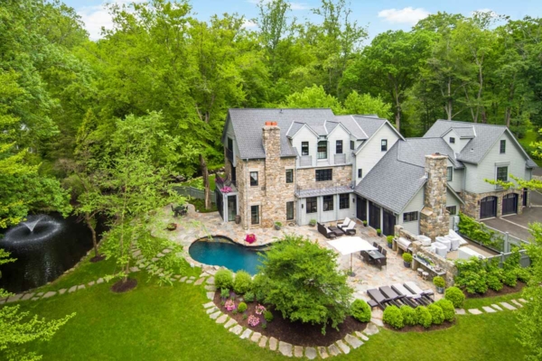 31 Stony Brook Rd Westport