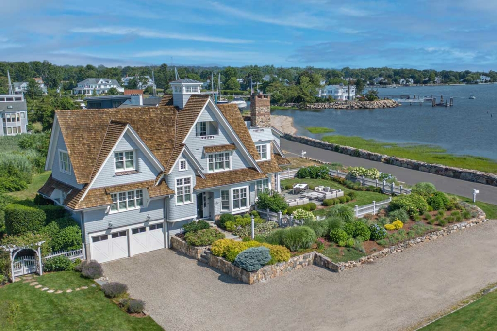 Michelle&Team at William Raveis Real Estate Real Estate Experts